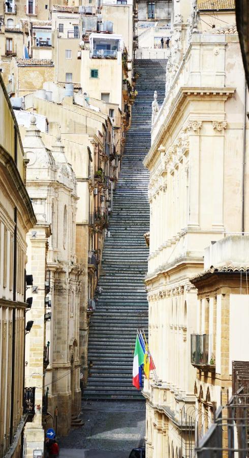 I Colori Della Sicilia Hotel Caltagirone Exterior photo